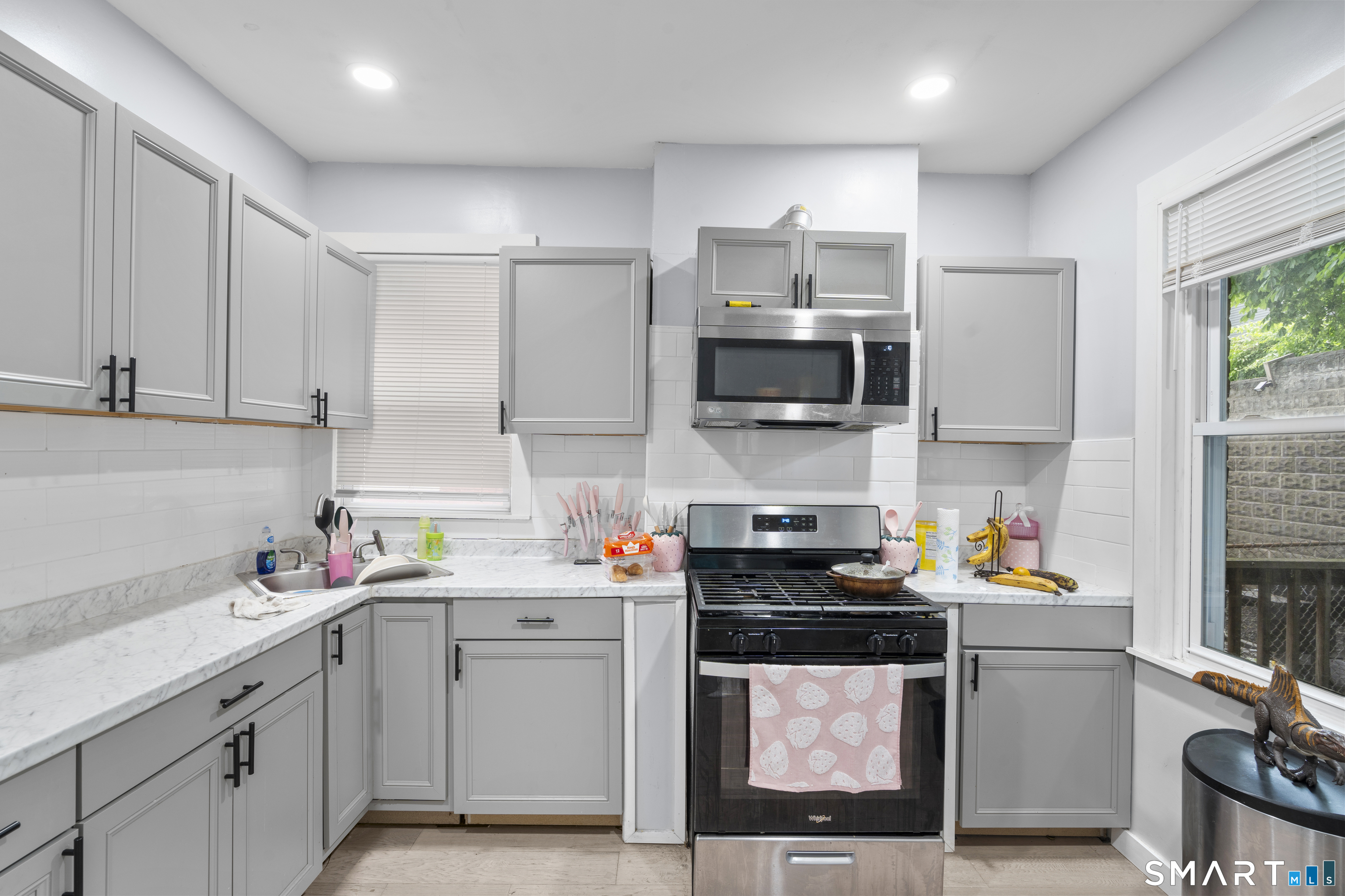 340 Bond Street Property Photo 11