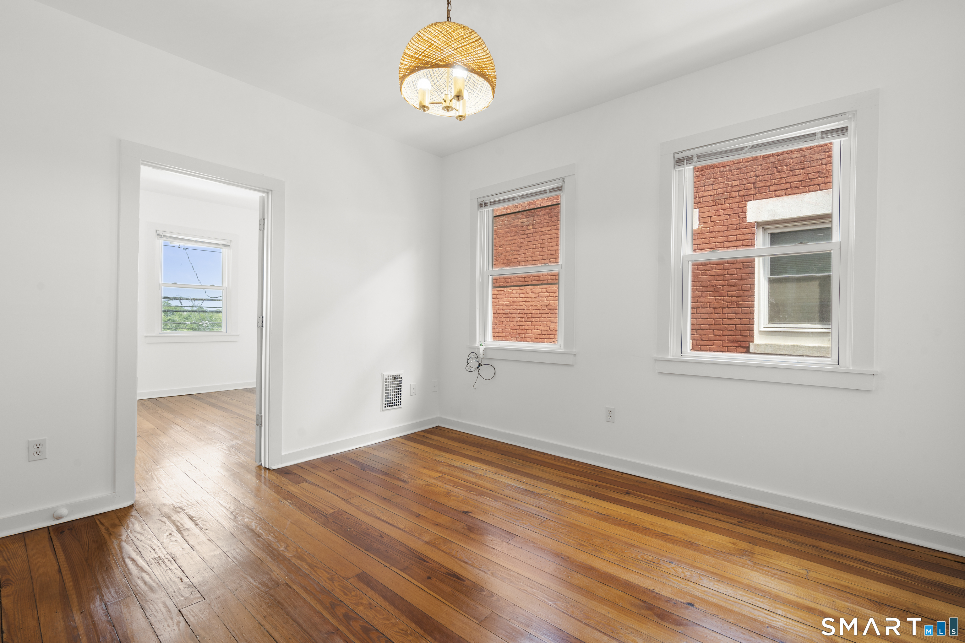 340 Bond Street Property Photo 12