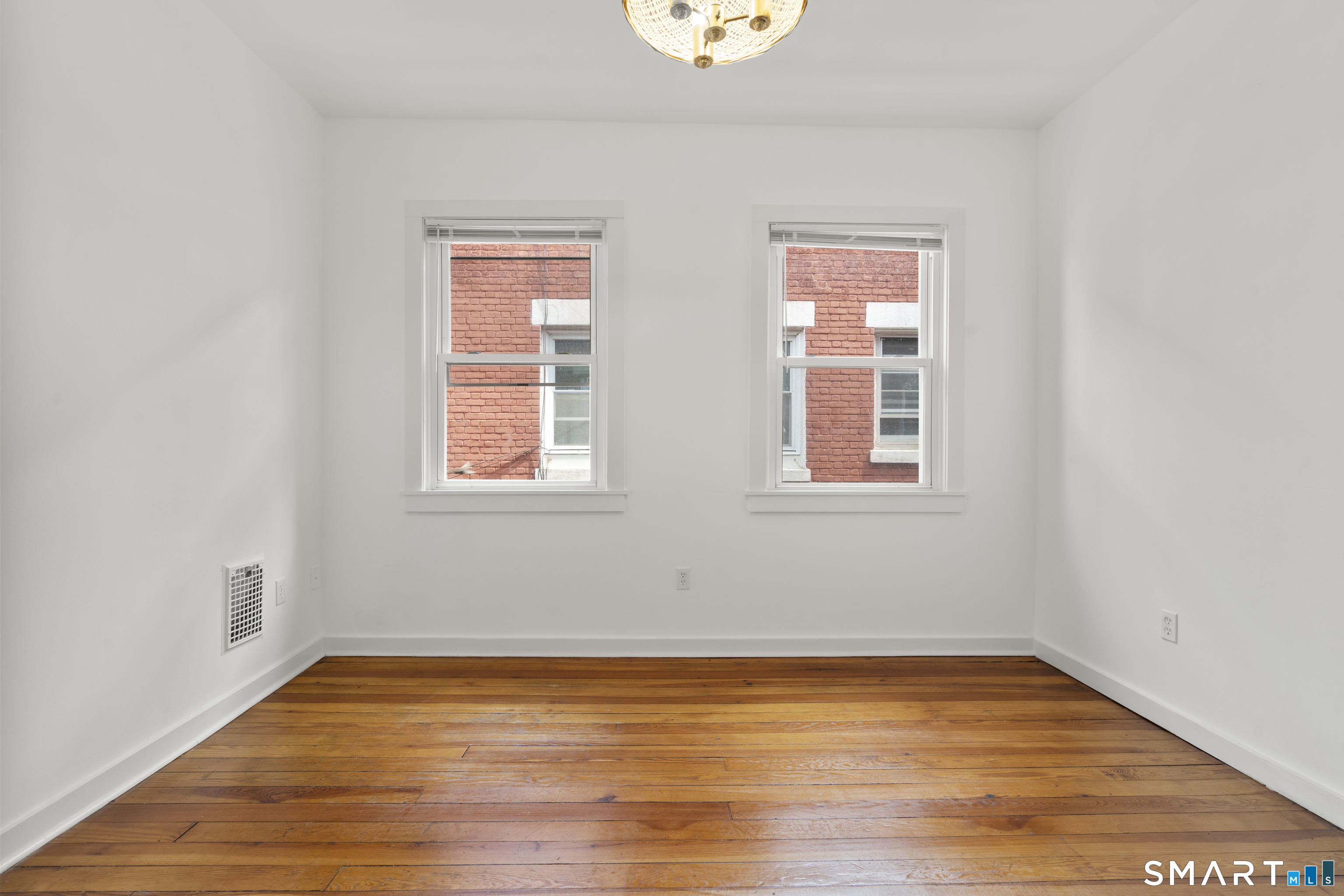 340 Bond Street Property Photo 13