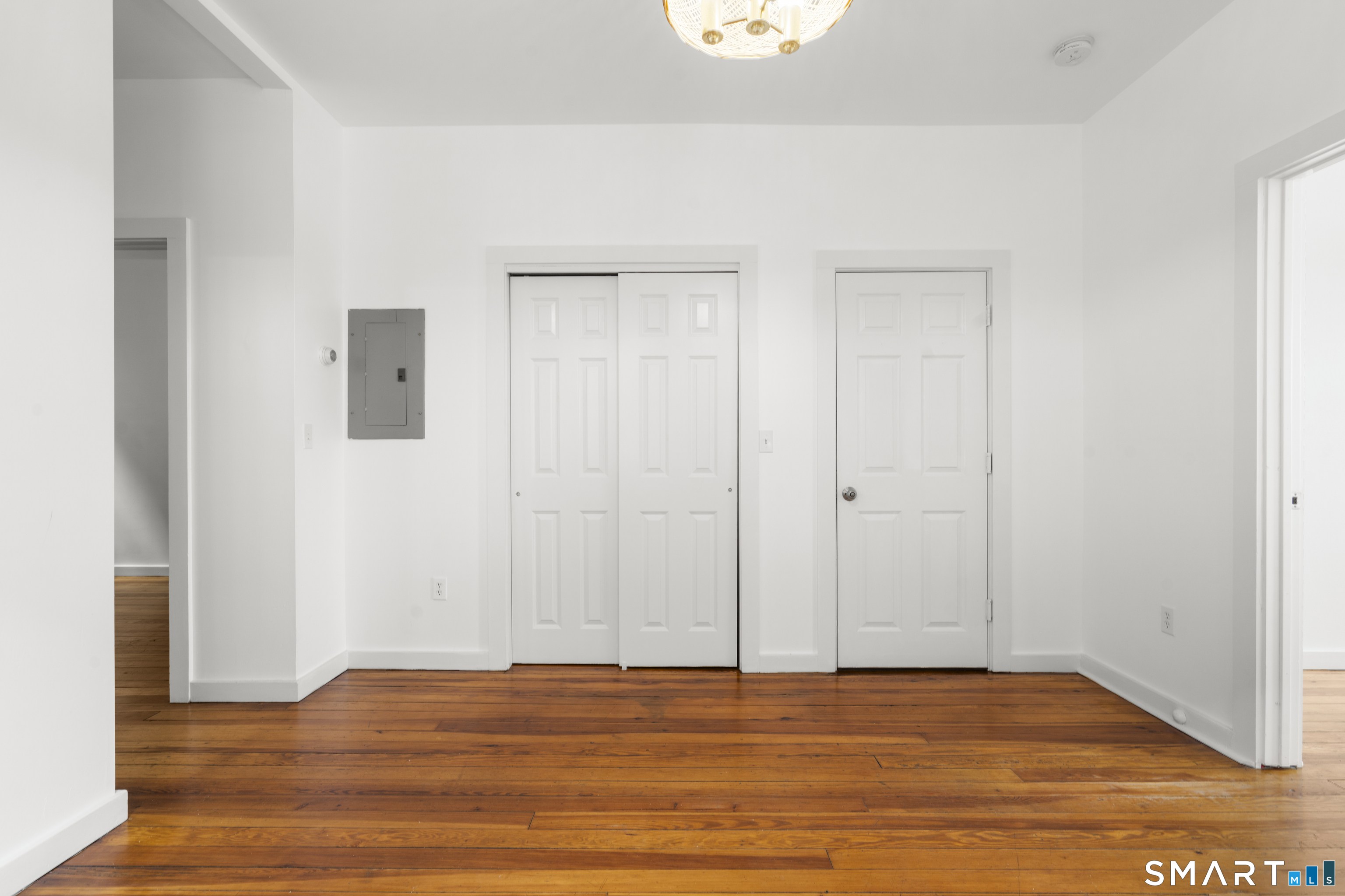 340 Bond Street Property Photo 16