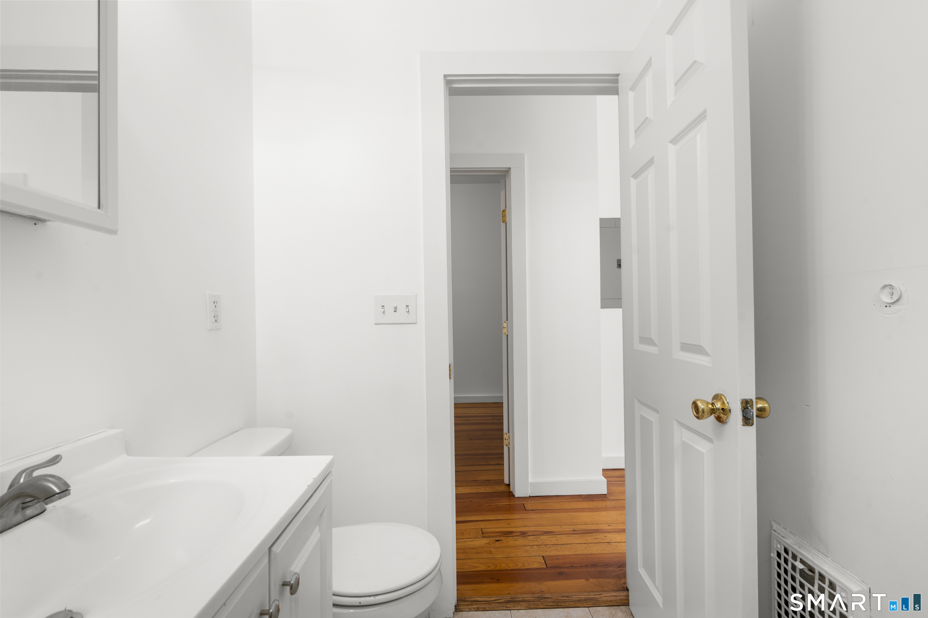 340 Bond Street Property Photo 18
