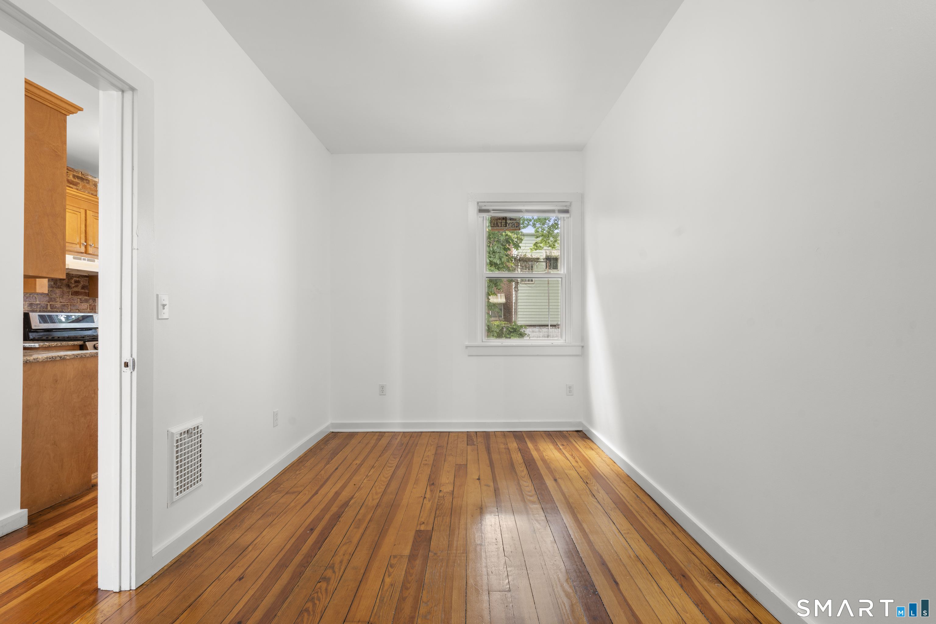 340 Bond Street Property Photo 19