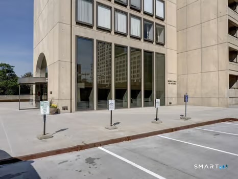 1 Gold 7e Street Property Photo 2