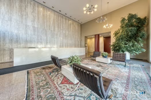1 Gold 7e Street Property Photo 4