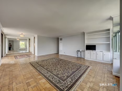 1 Gold 7e Street Property Photo 9