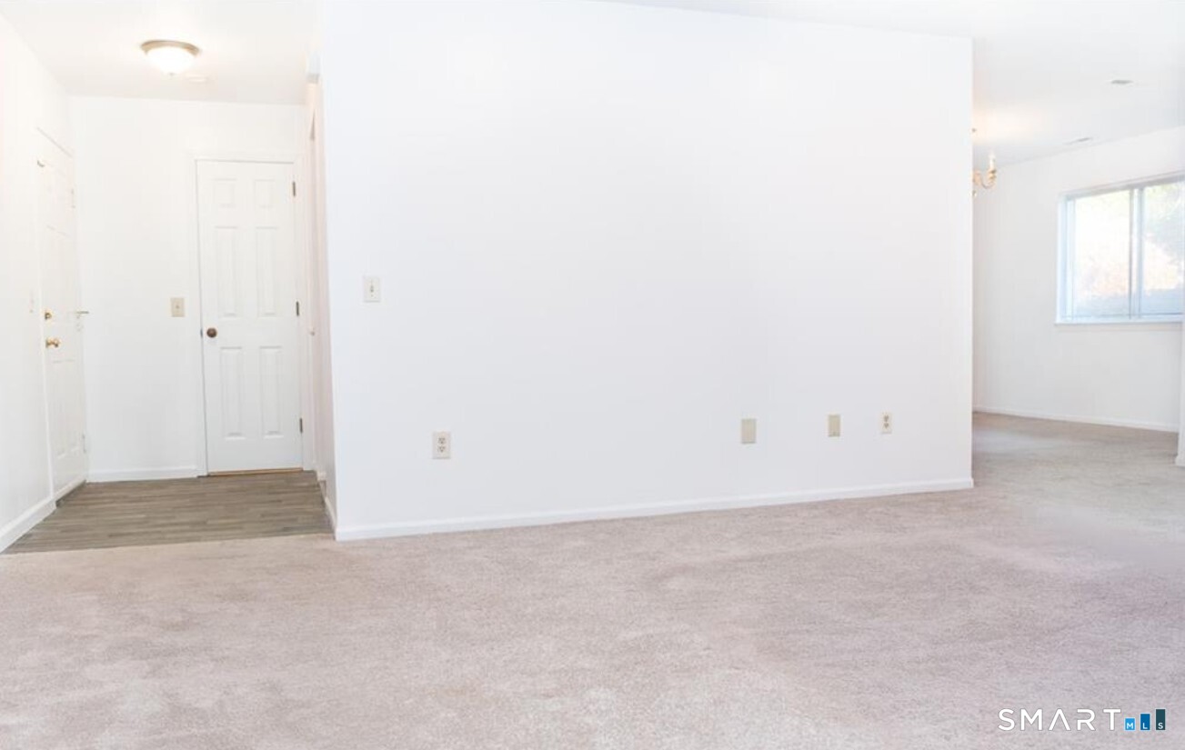 211 Windgate B Circle Property Photo 10
