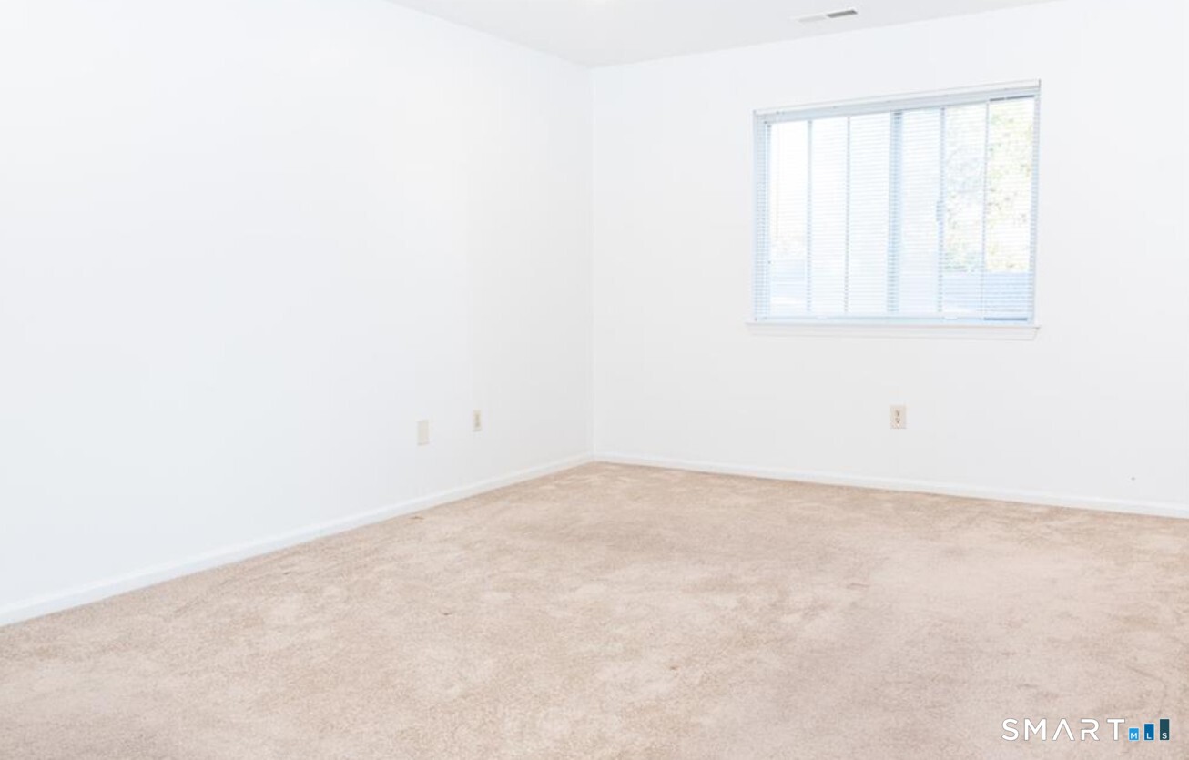 211 Windgate B Circle Property Photo 18