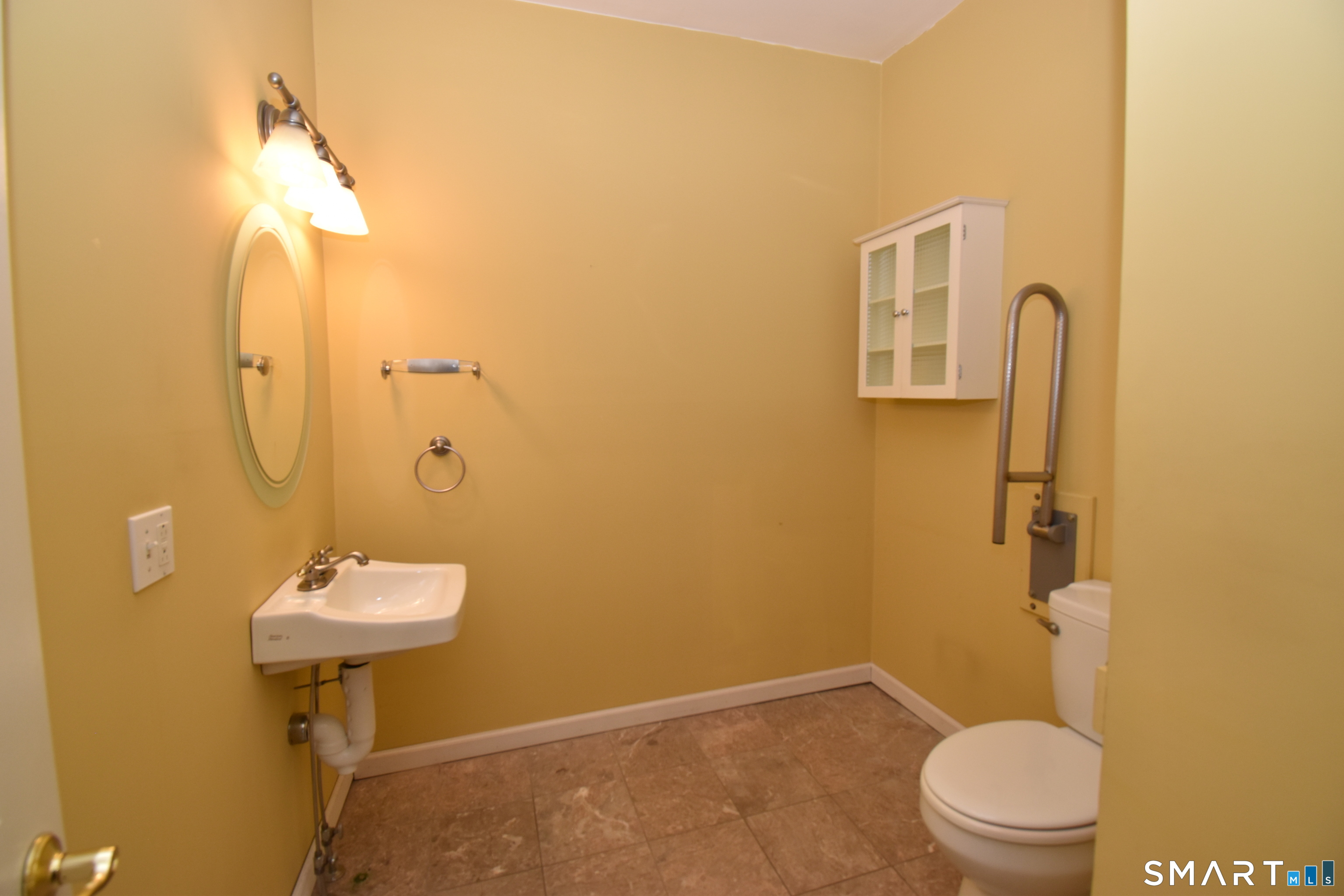447 Wolcott Street Property Photo 7