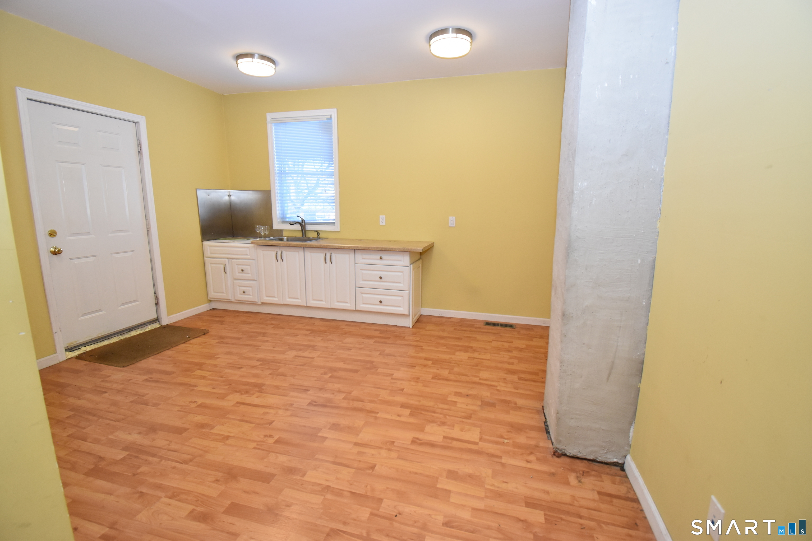 447 Wolcott Street Property Photo 8
