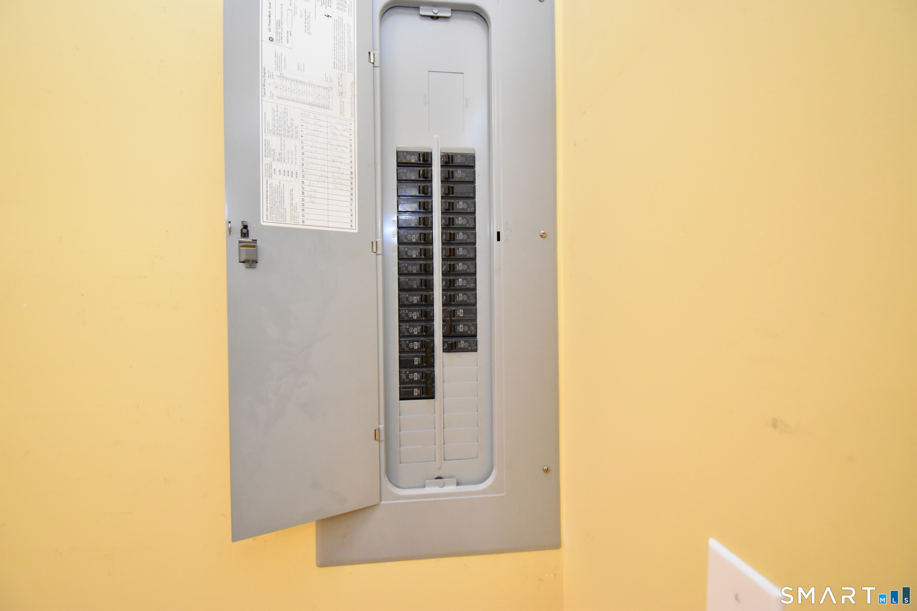 447 Wolcott Street Property Photo 10