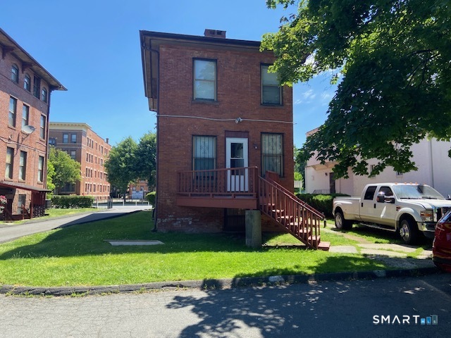 39 Wethersfield C Avenue Property Photo 1