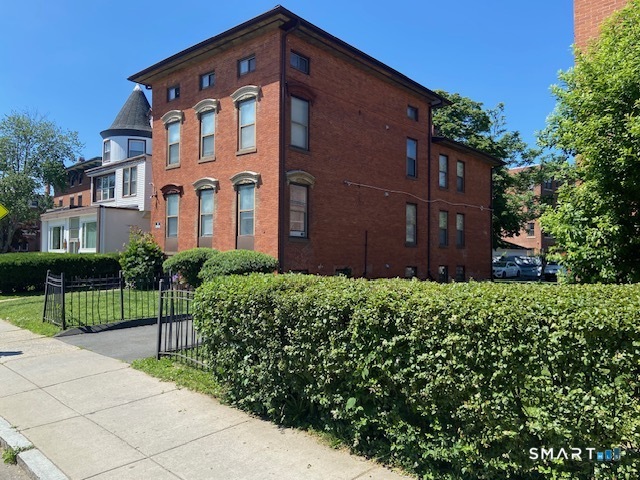 39 Wethersfield C Avenue Property Photo 2