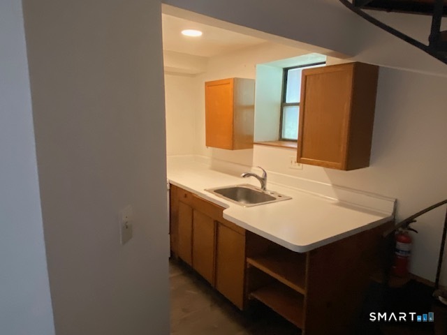 39 Wethersfield C Avenue Property Photo 4
