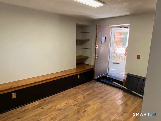 39 Wethersfield C Avenue Property Photo 5
