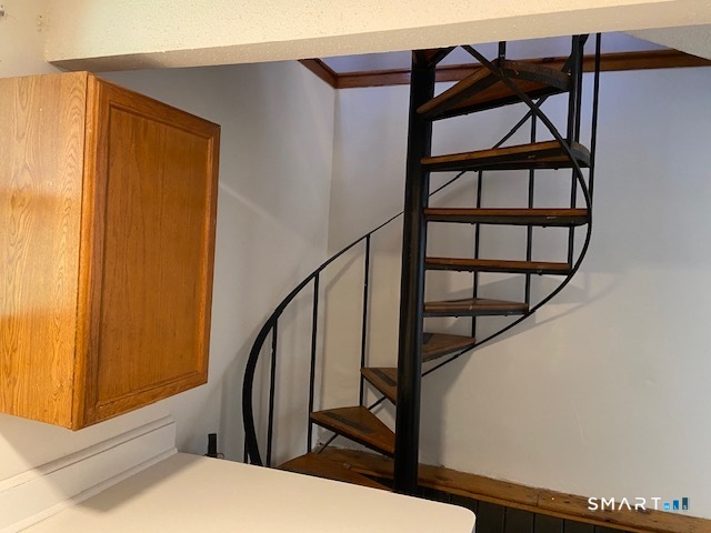 39 Wethersfield C Avenue Property Photo 7