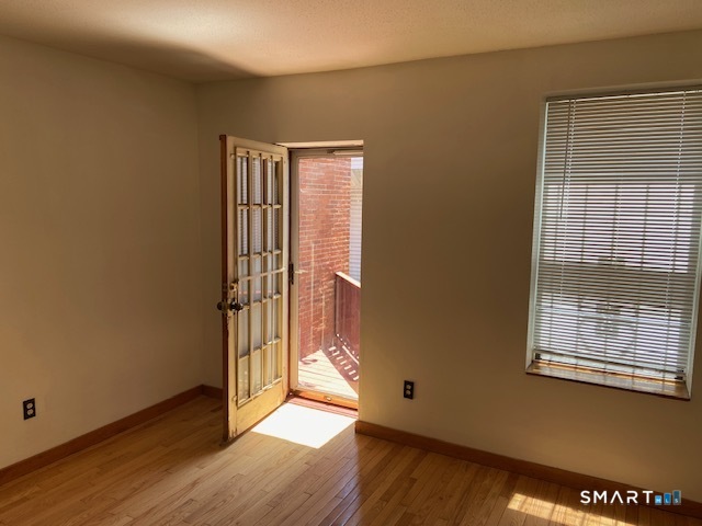 39 Wethersfield C Avenue Property Photo 8