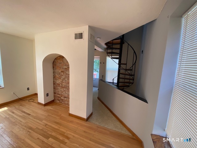 39 Wethersfield C Avenue Property Photo 12