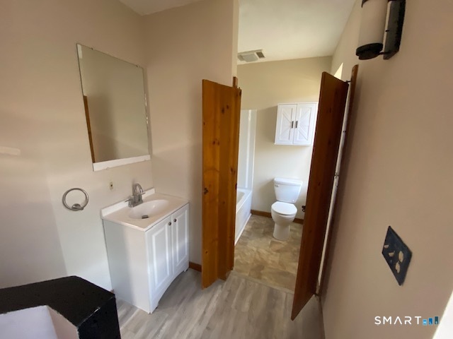 39 Wethersfield C Avenue Property Photo 17