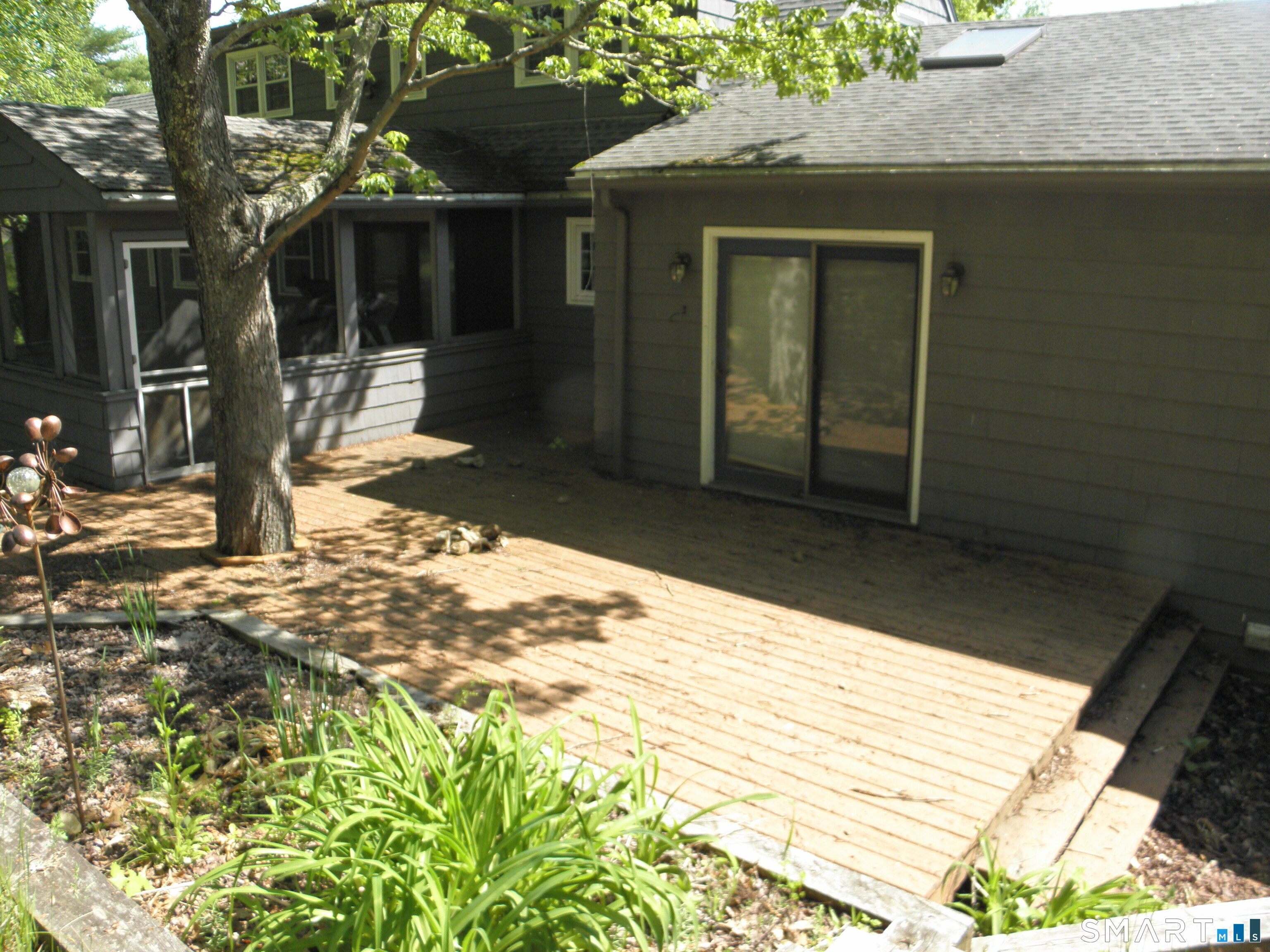 323 Jones Hollow Road Property Photo 6