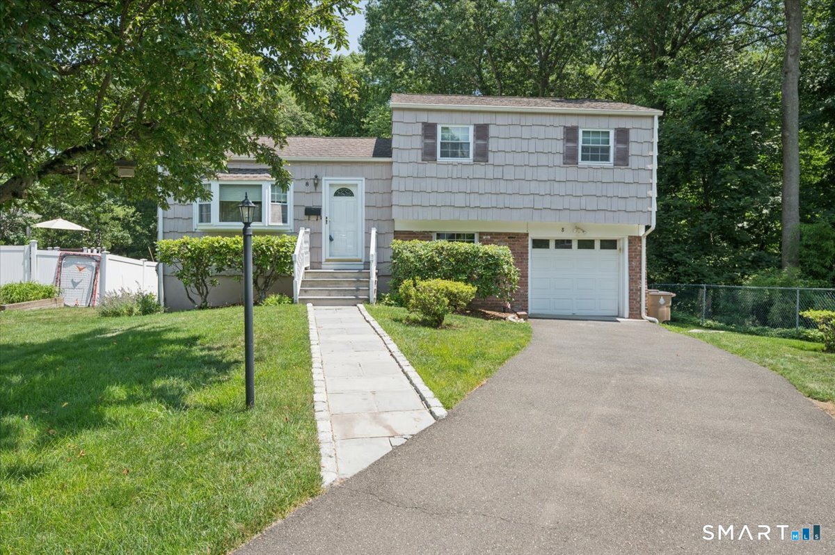 8 Stanwick Circle Property Photo 1