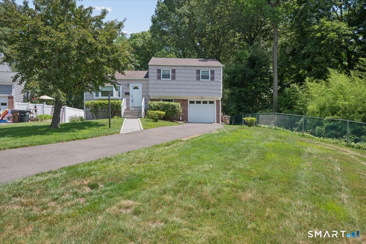 8 Stanwick Circle Property Photo 2