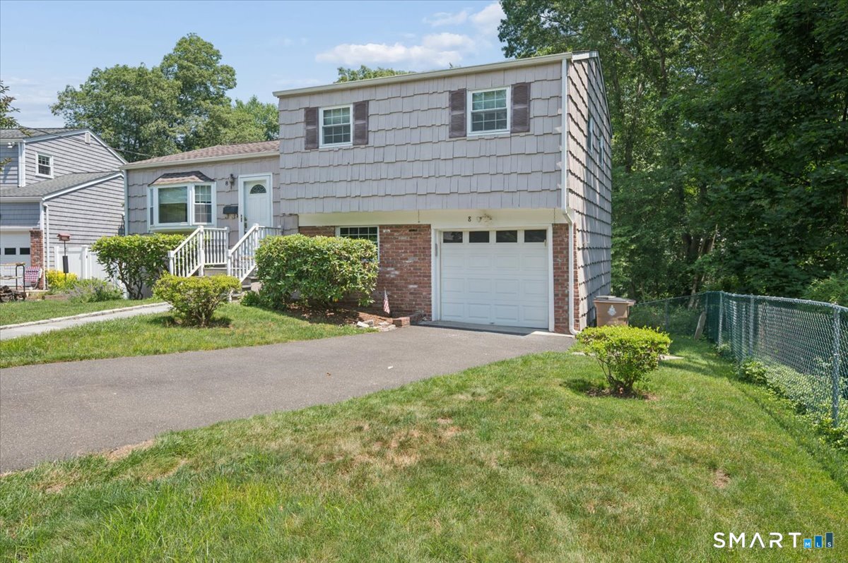8 Stanwick Circle Property Photo 3