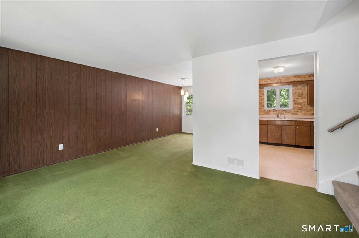 8 Stanwick Circle Property Photo 5