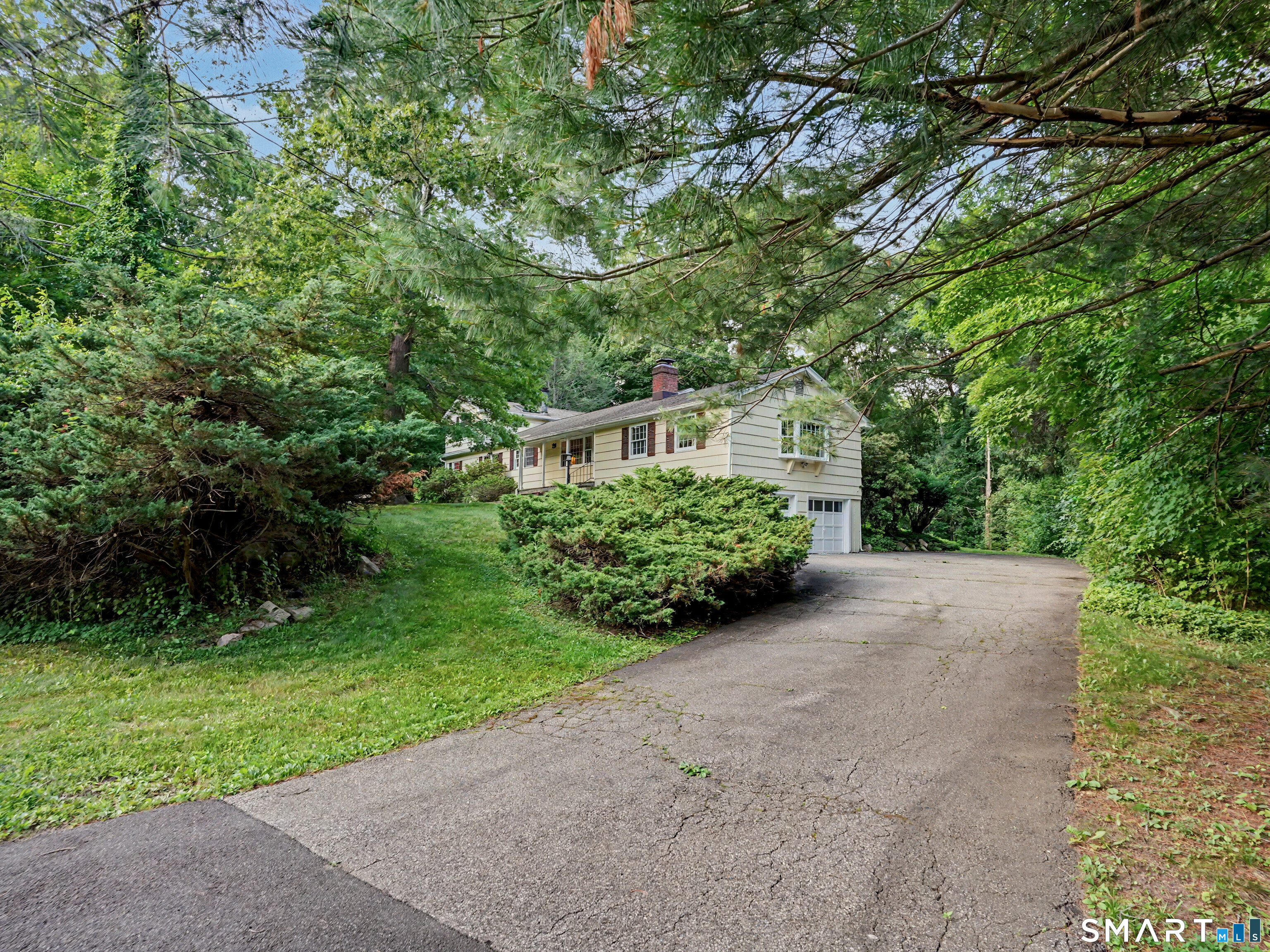 15 Flat Rock Drive Property Photo 1