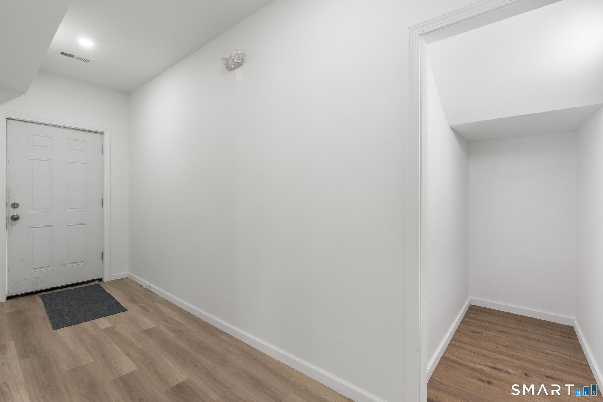 16 Arch 1 Street Property Photo 3
