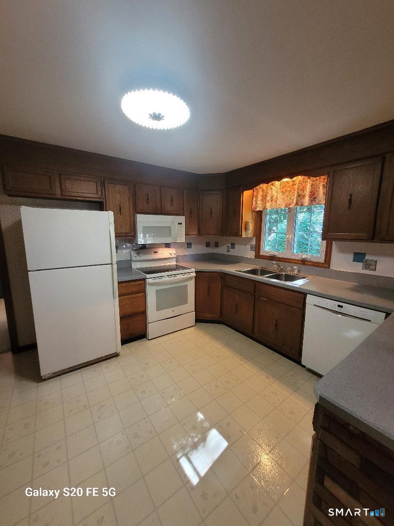 36 Park Road Property Photo 4