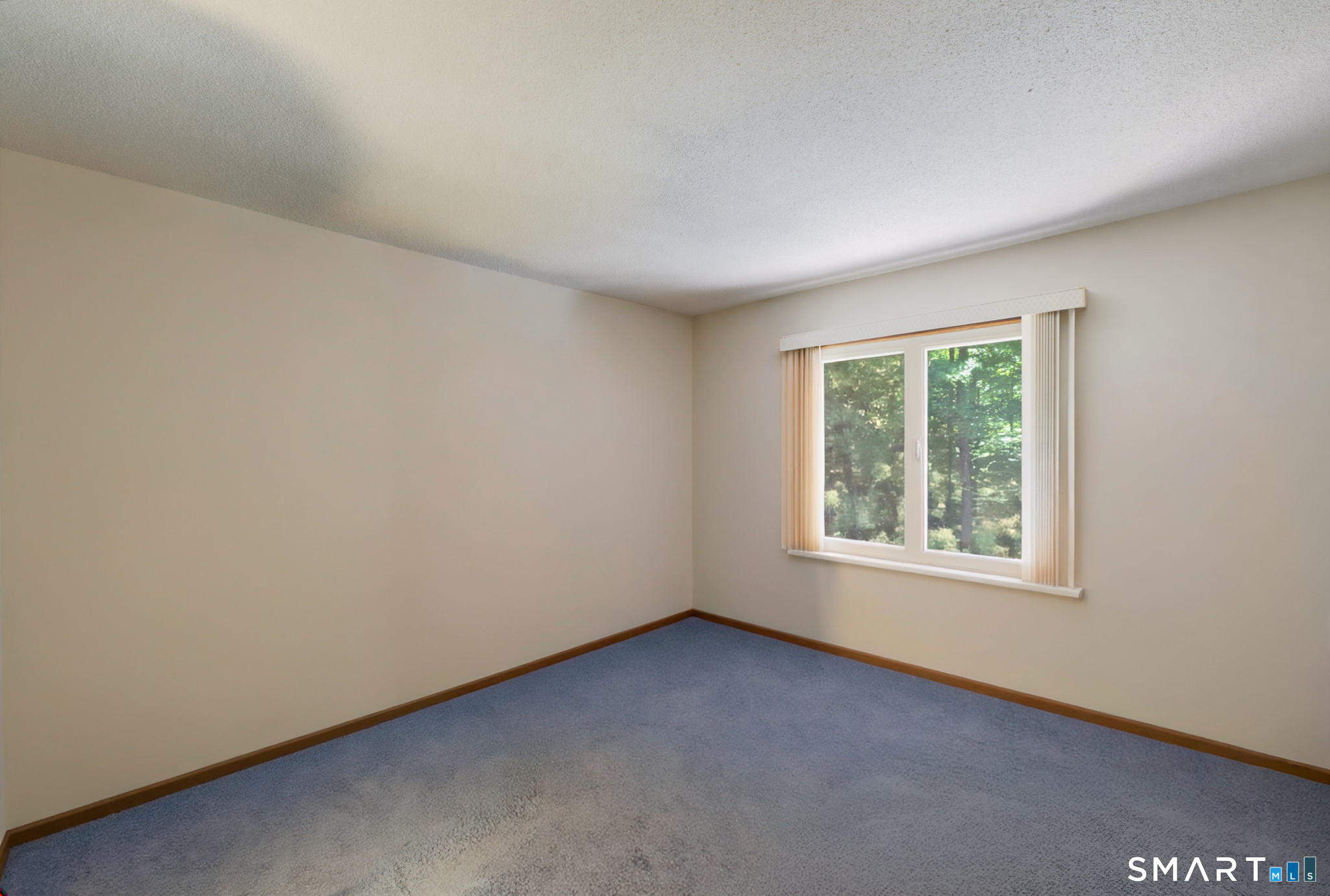70 Pine Hollow Drive Property Photo 18