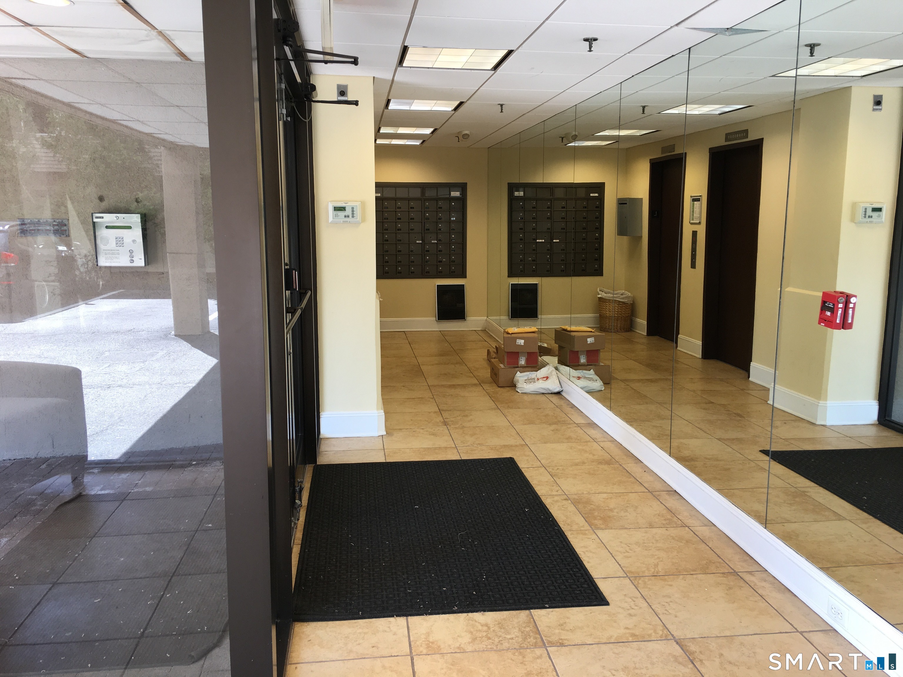 1633 Washington 5a Boulevard Property Photo 2