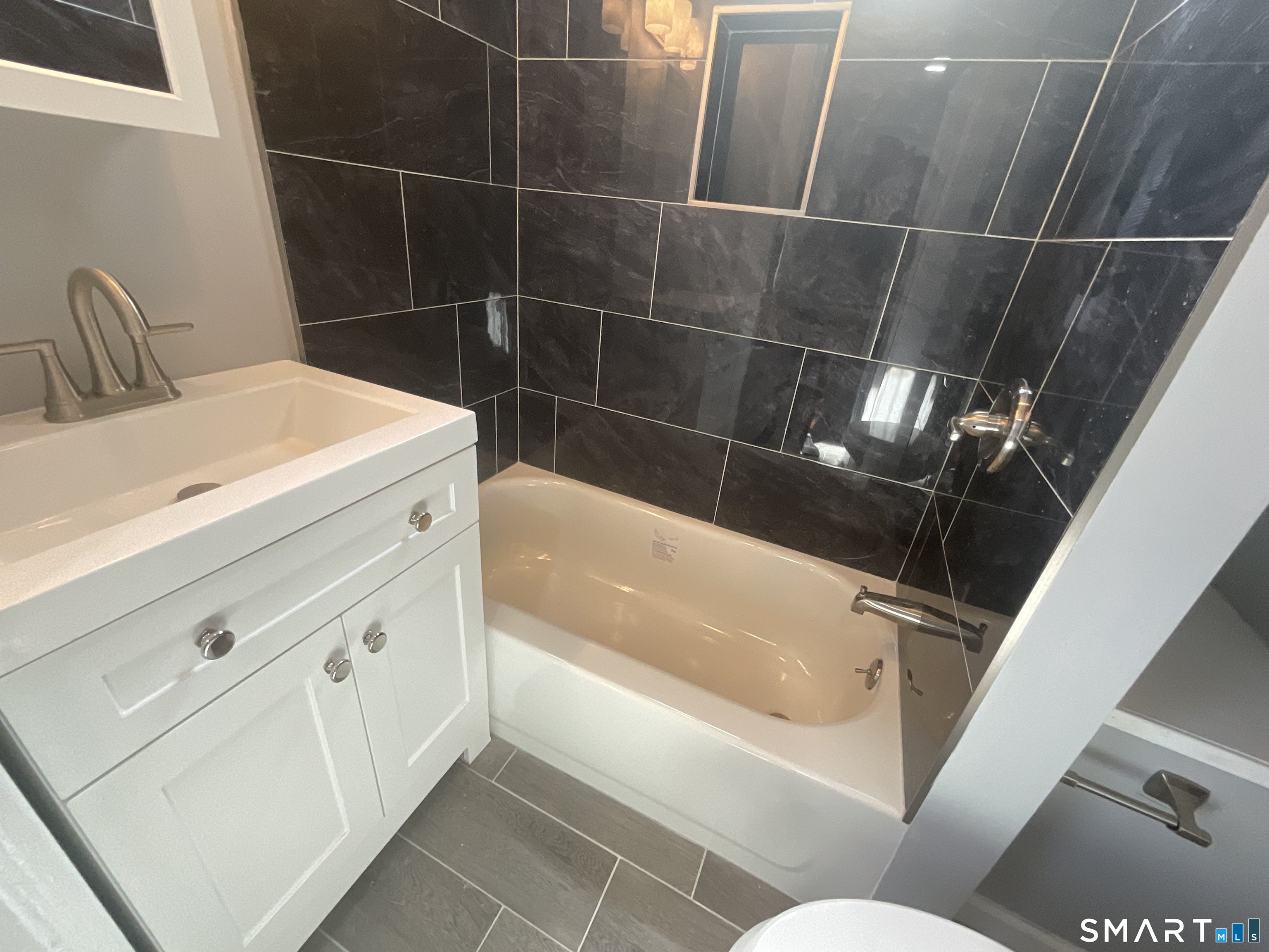 64 Saint Mary Street Property Photo 12