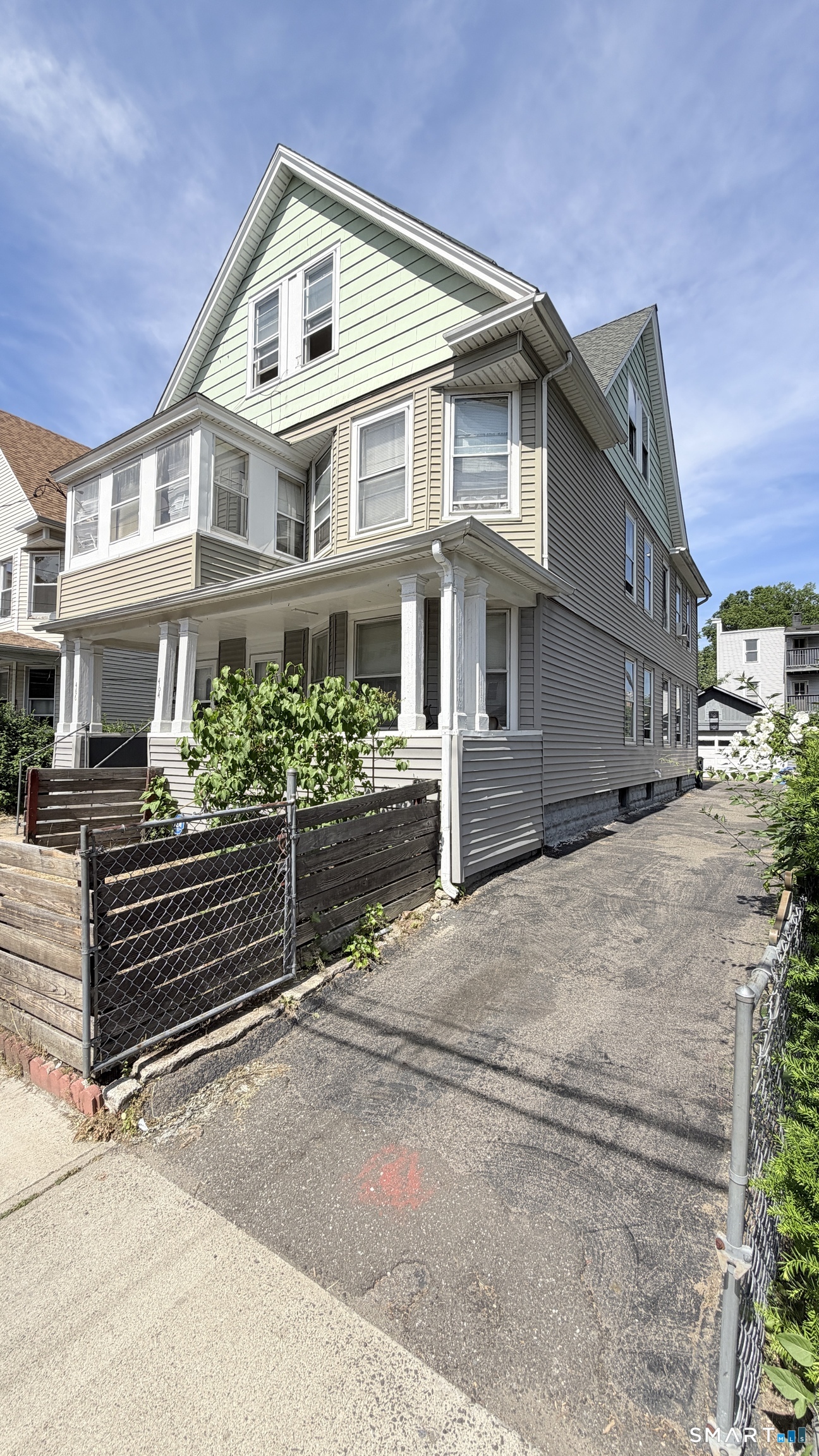 464-466 Hollister Avenue Property Photo 1