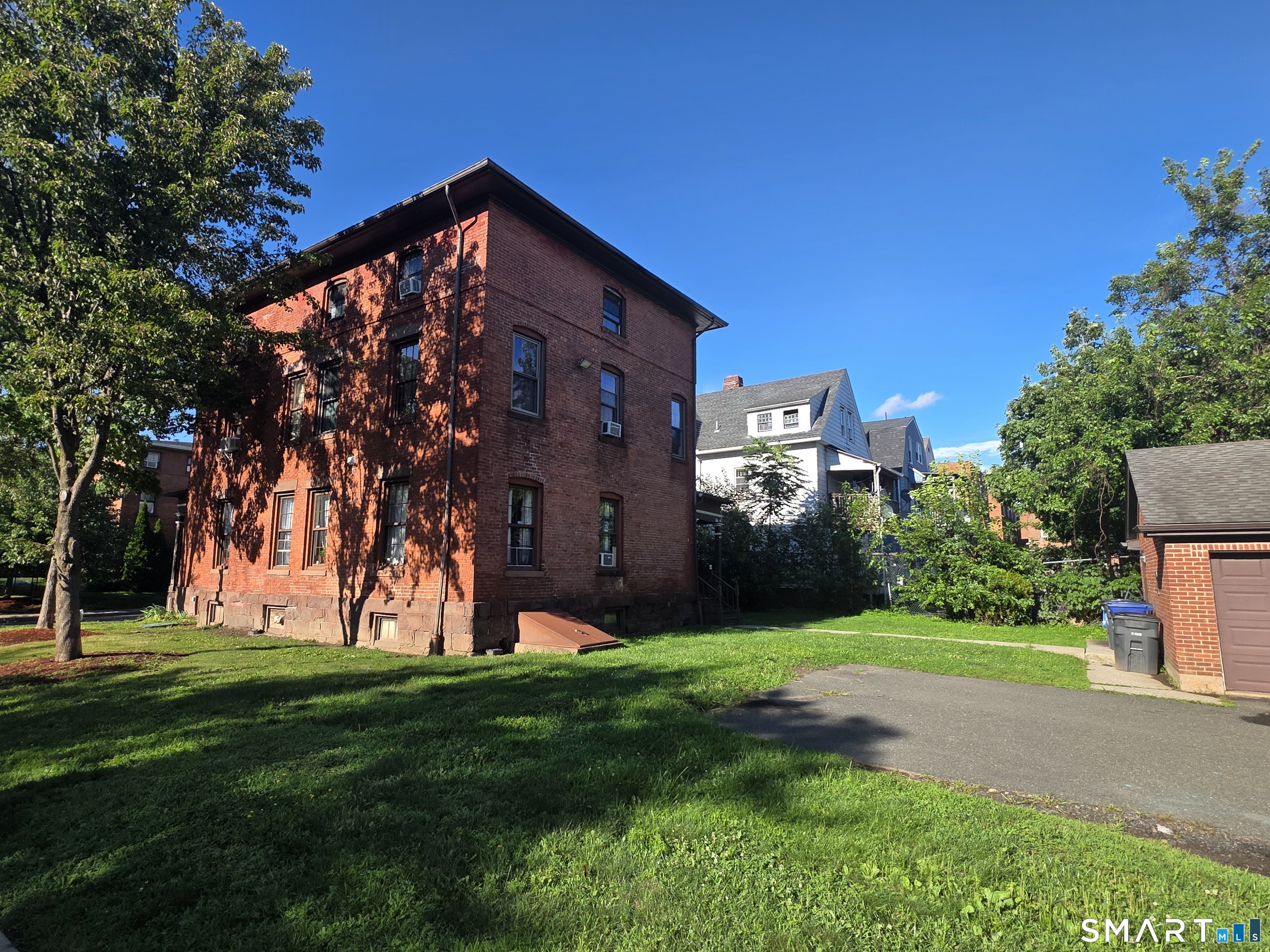 31 Alden B Street Property Photo 13