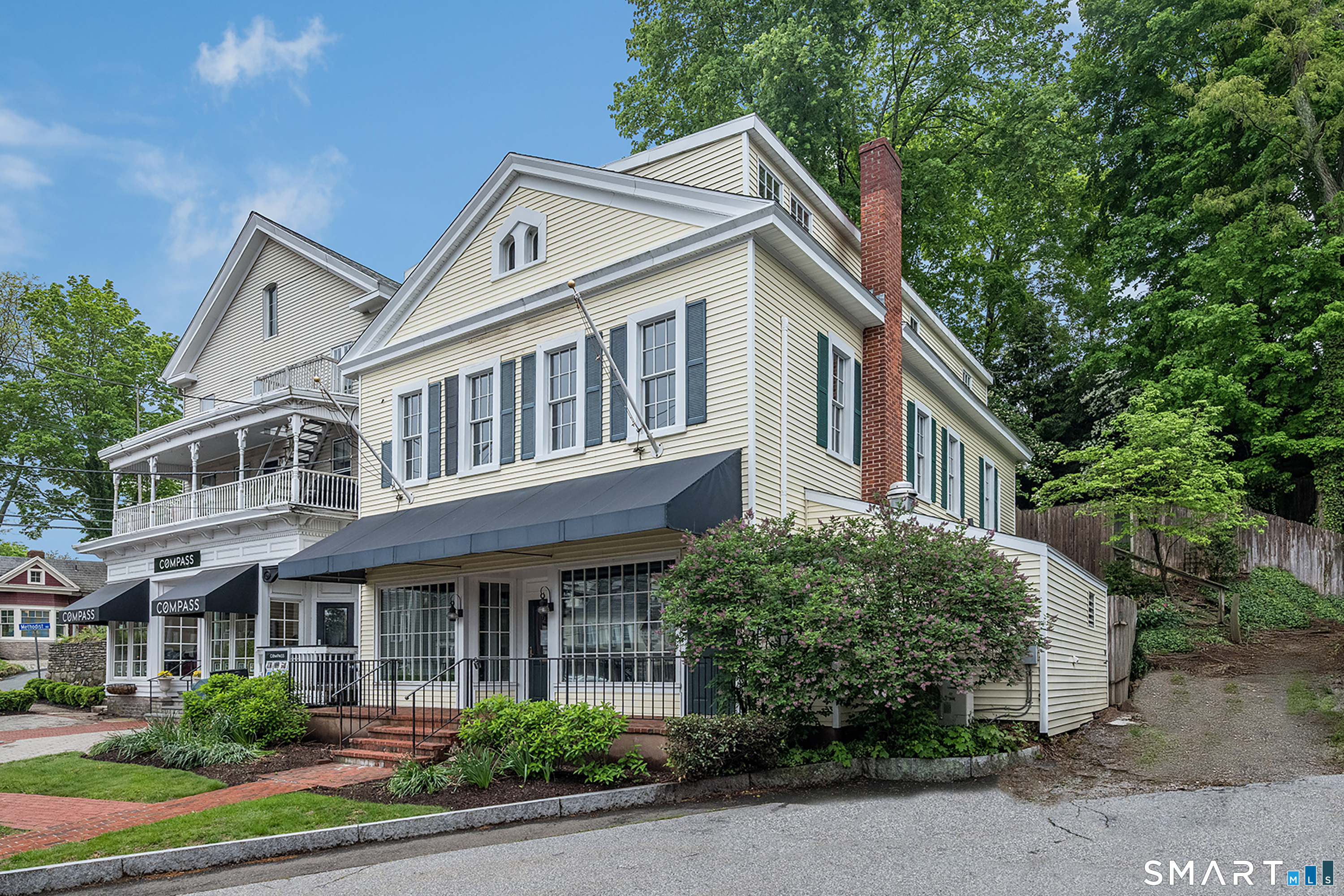 3 Essex Square Property Photo 1