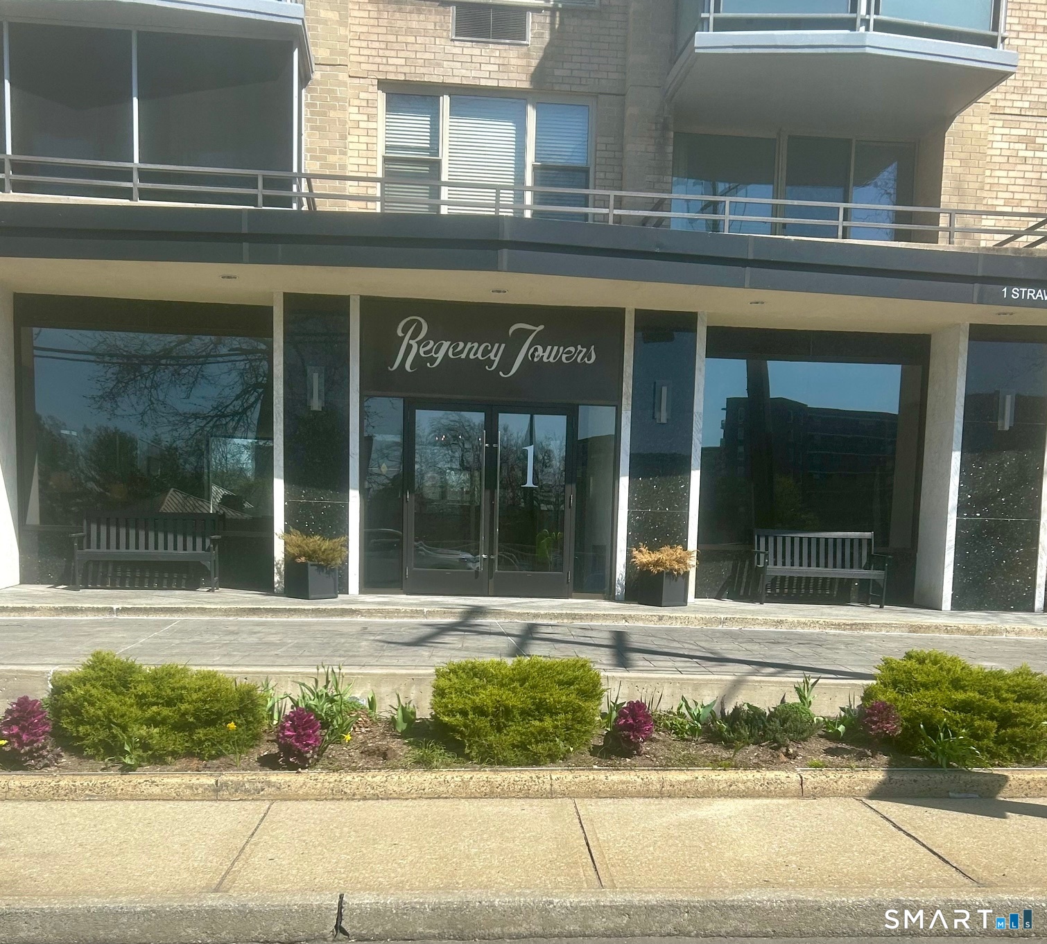 1 Strawberry Hill 3f Court Property Photo 1