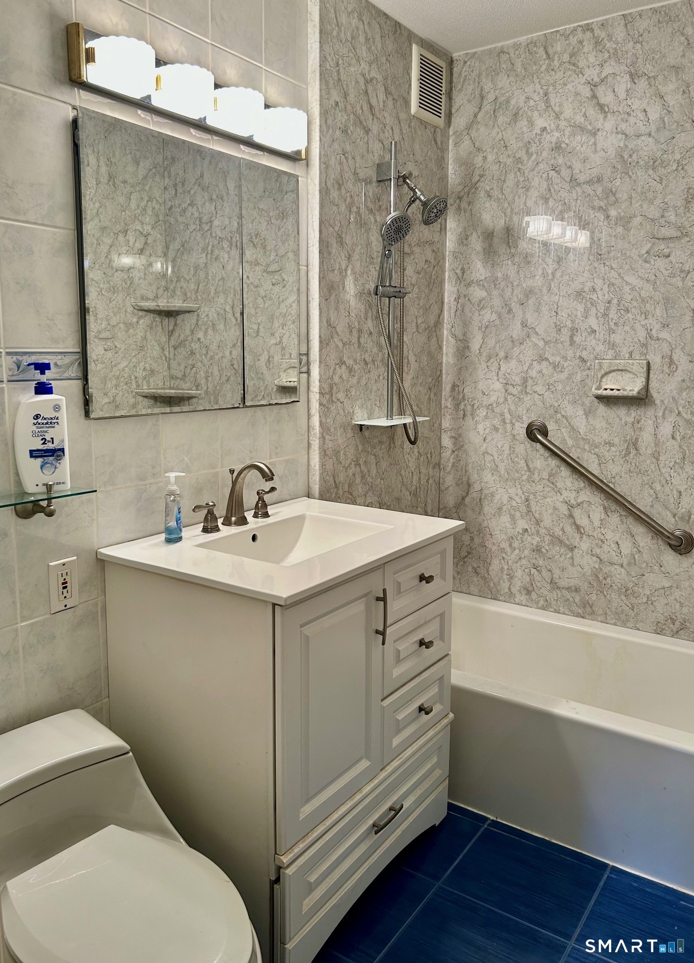 1 Strawberry Hill 3f Court Property Photo 11