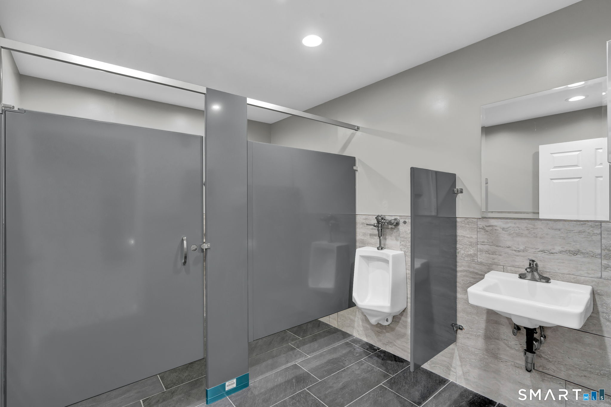 48 Kingsbury Avenue Property Photo 16