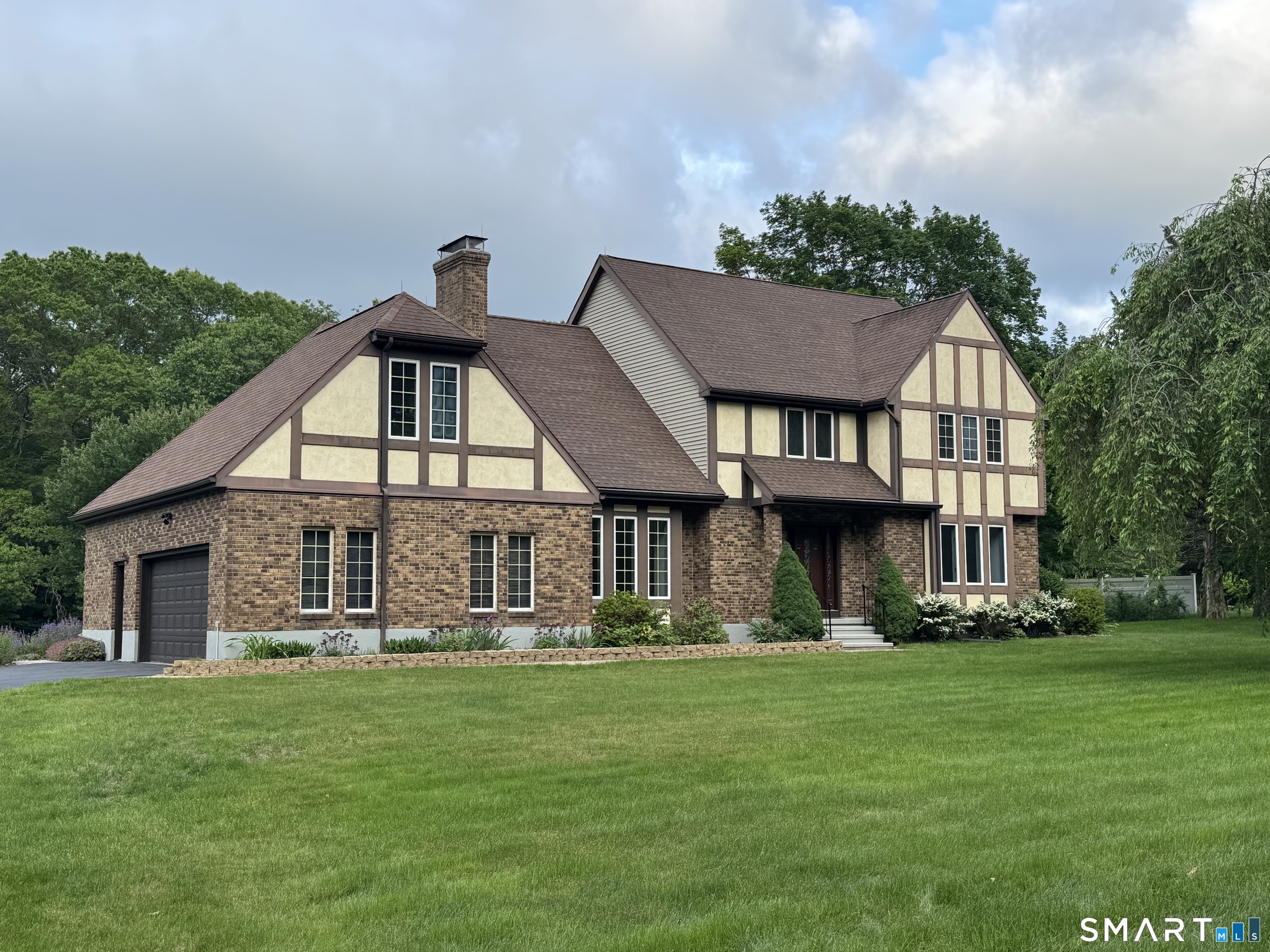 389 Old Colchester Road Property Photo 1