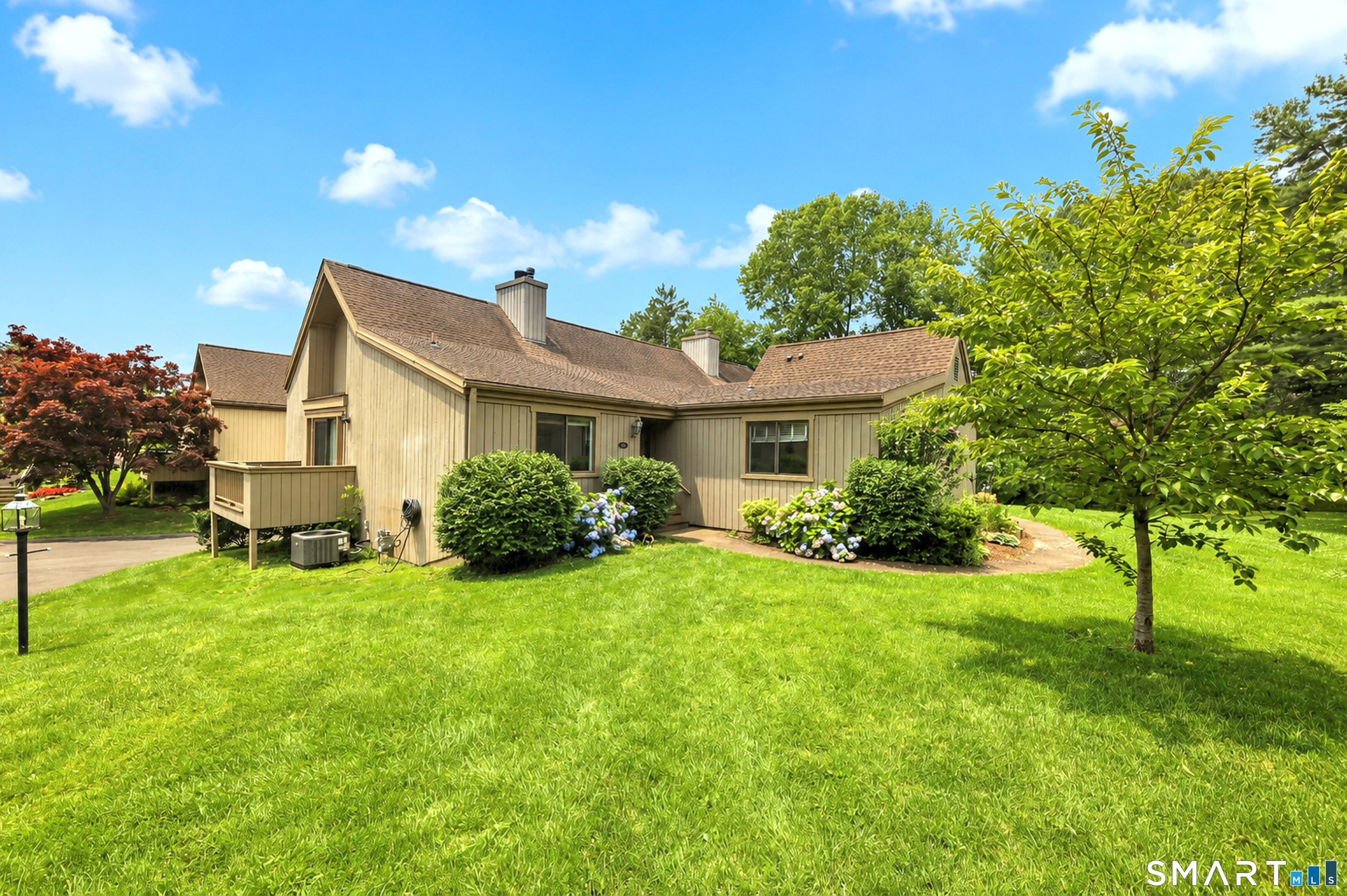 407 Montauk B Lane Property Photo 4