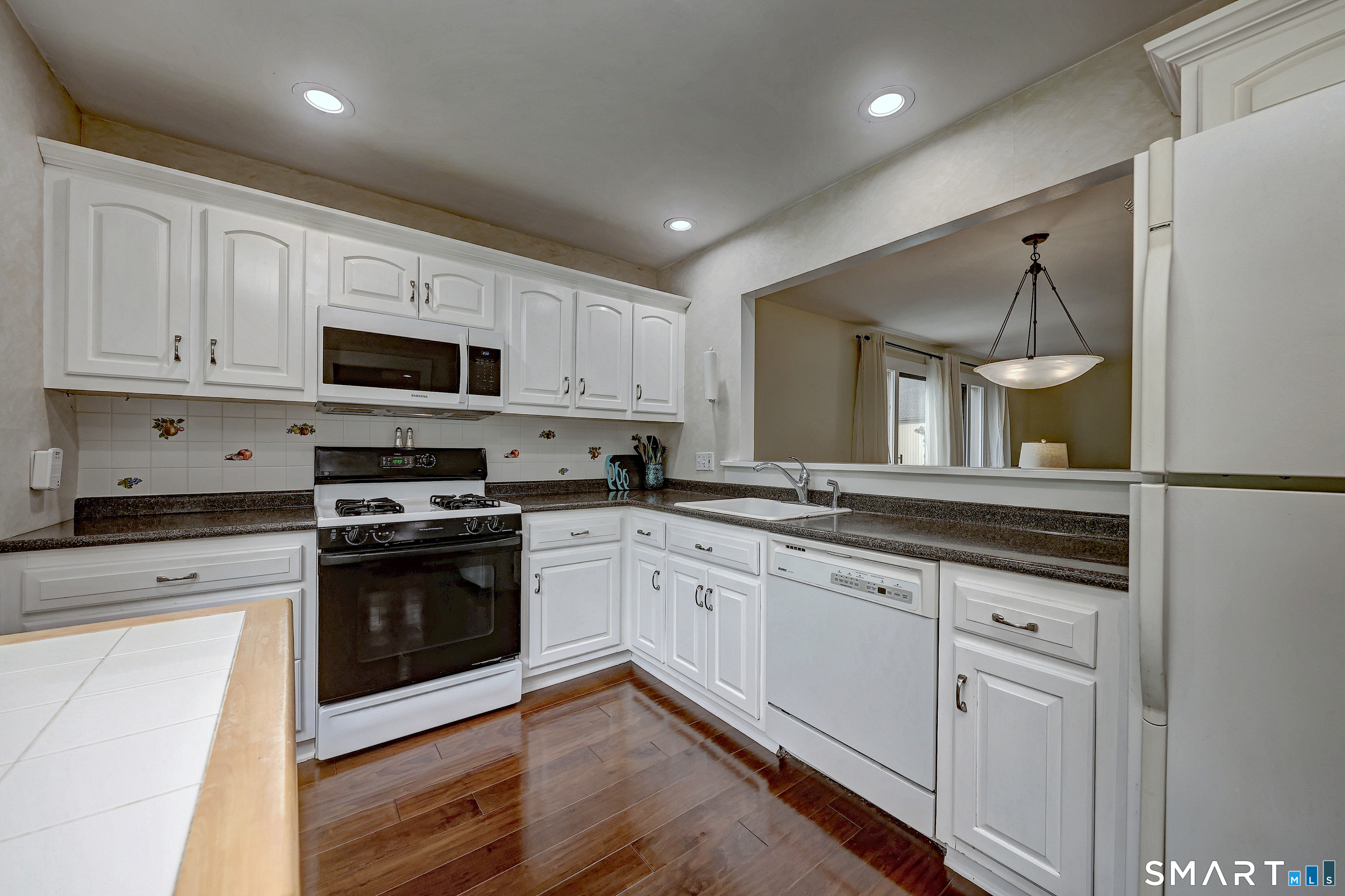 407 Montauk B Lane Property Photo 7