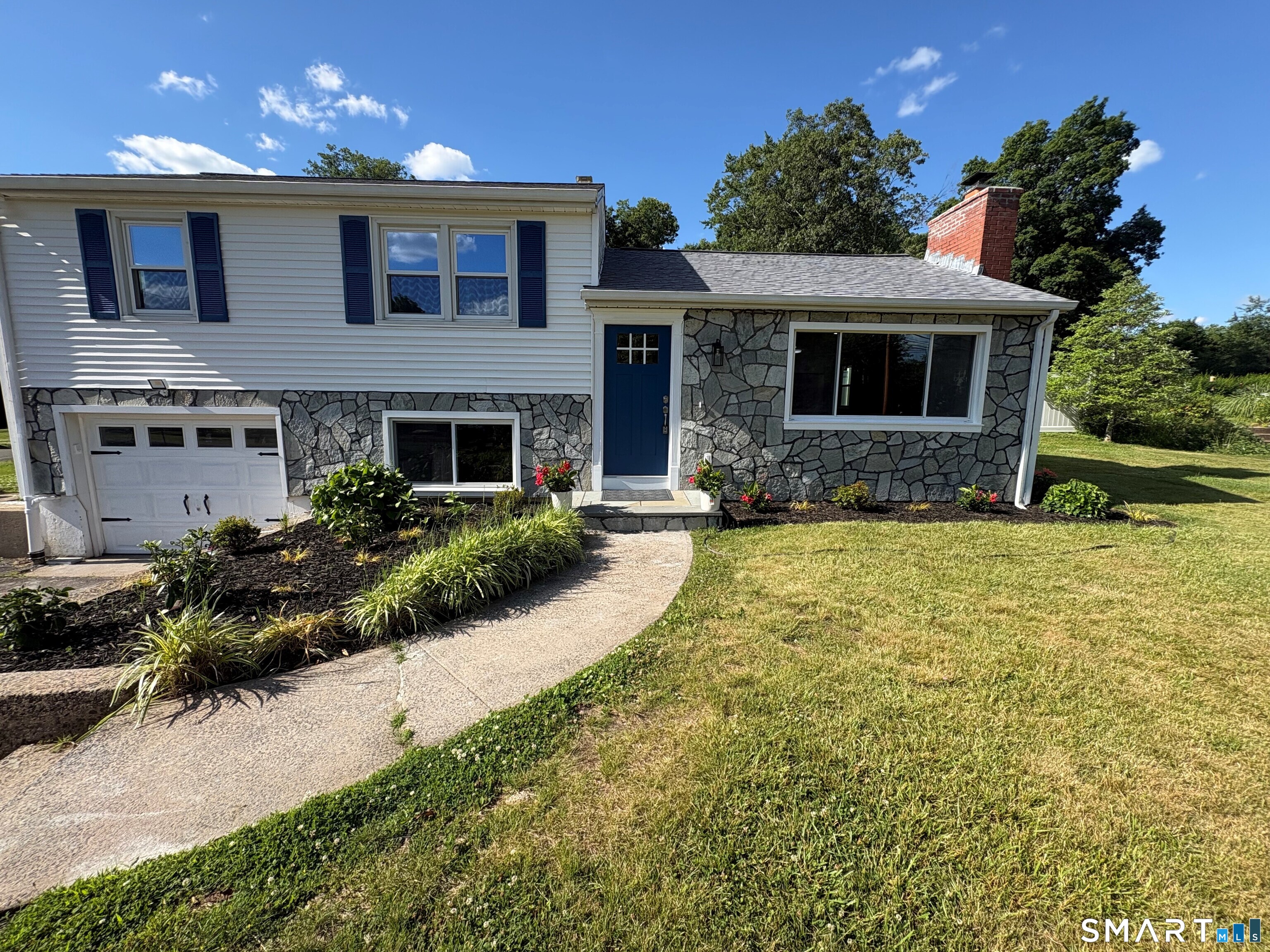 1052 New Rock Hill Road Property Photo 1