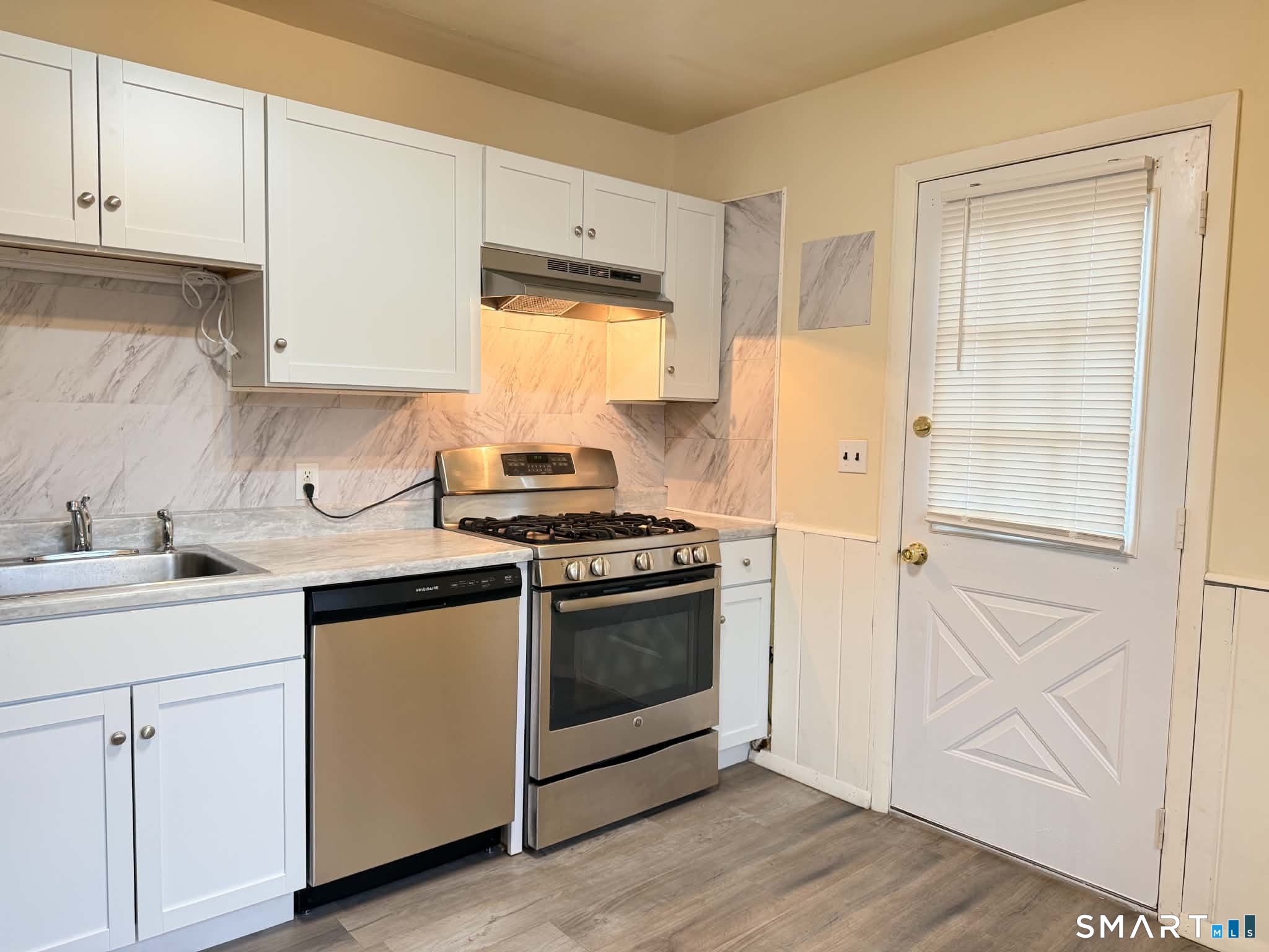 6 Fifth Street Property Photo 8
