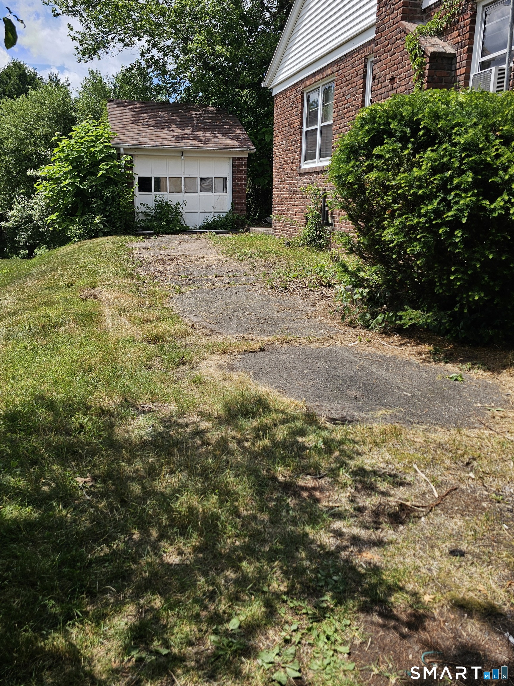 849 Wintergreen Avenue Property Photo 2