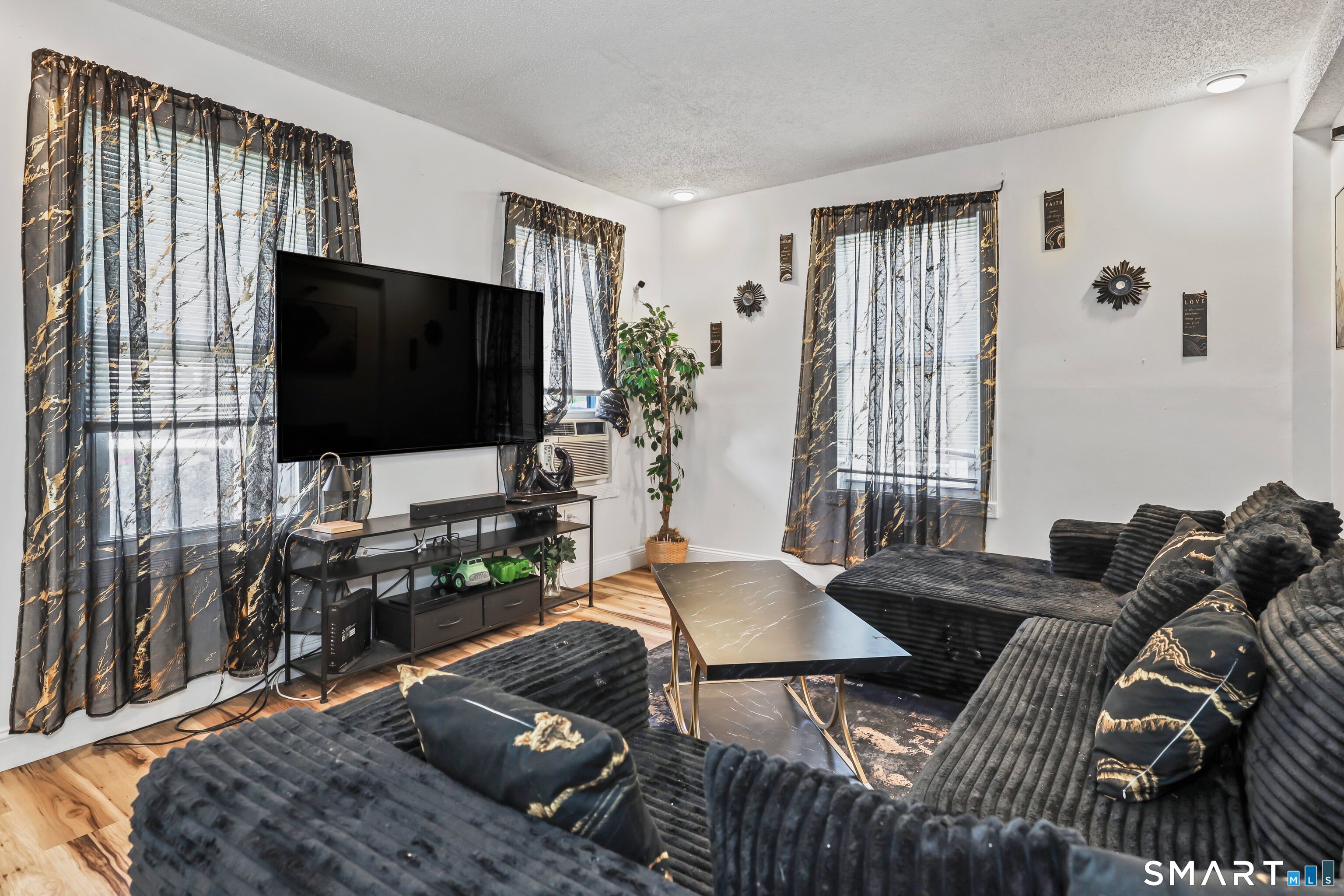 32 Greenwood Street Property Photo 4