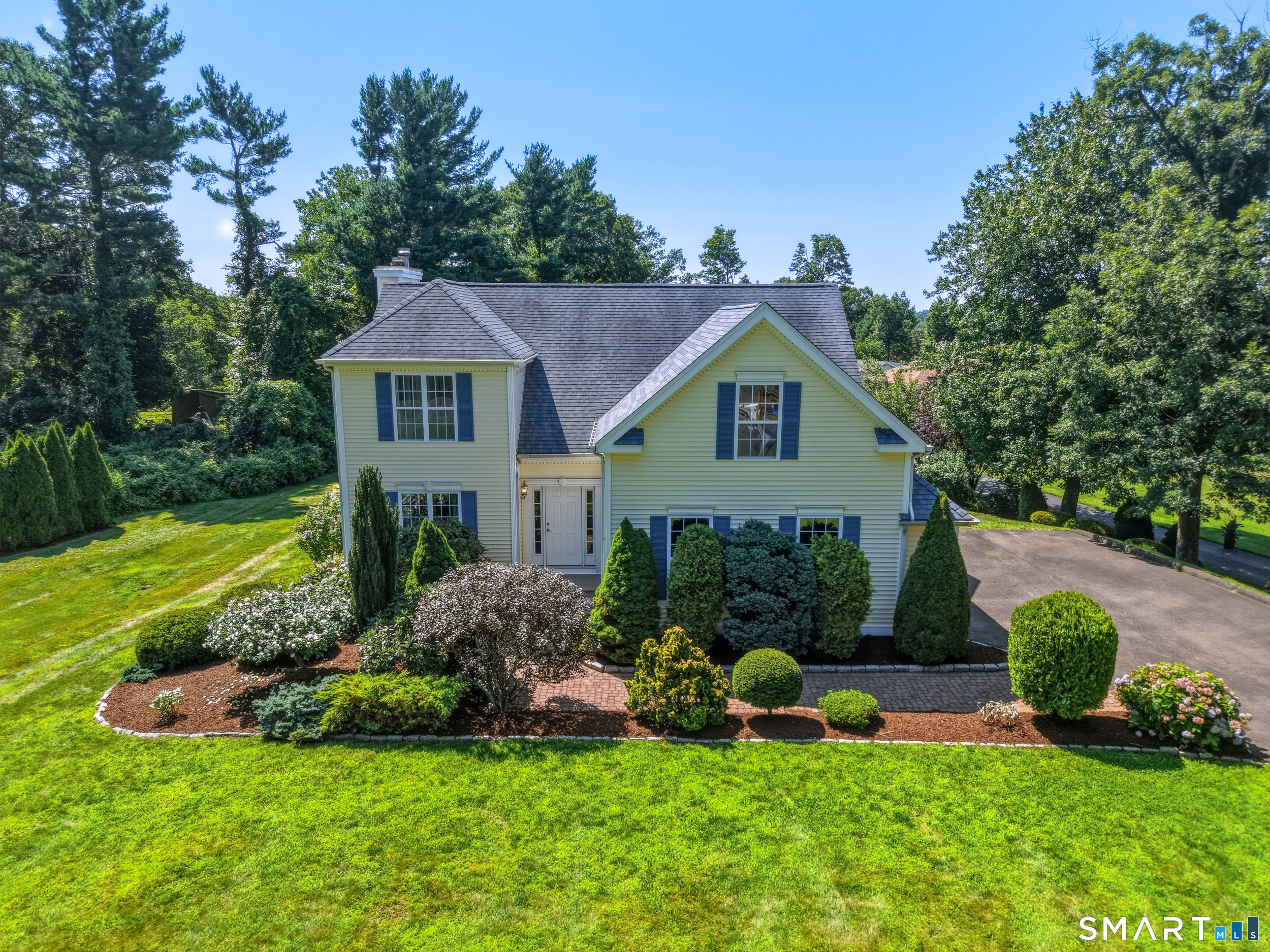 20 Ridgewood Court Property Photo 1