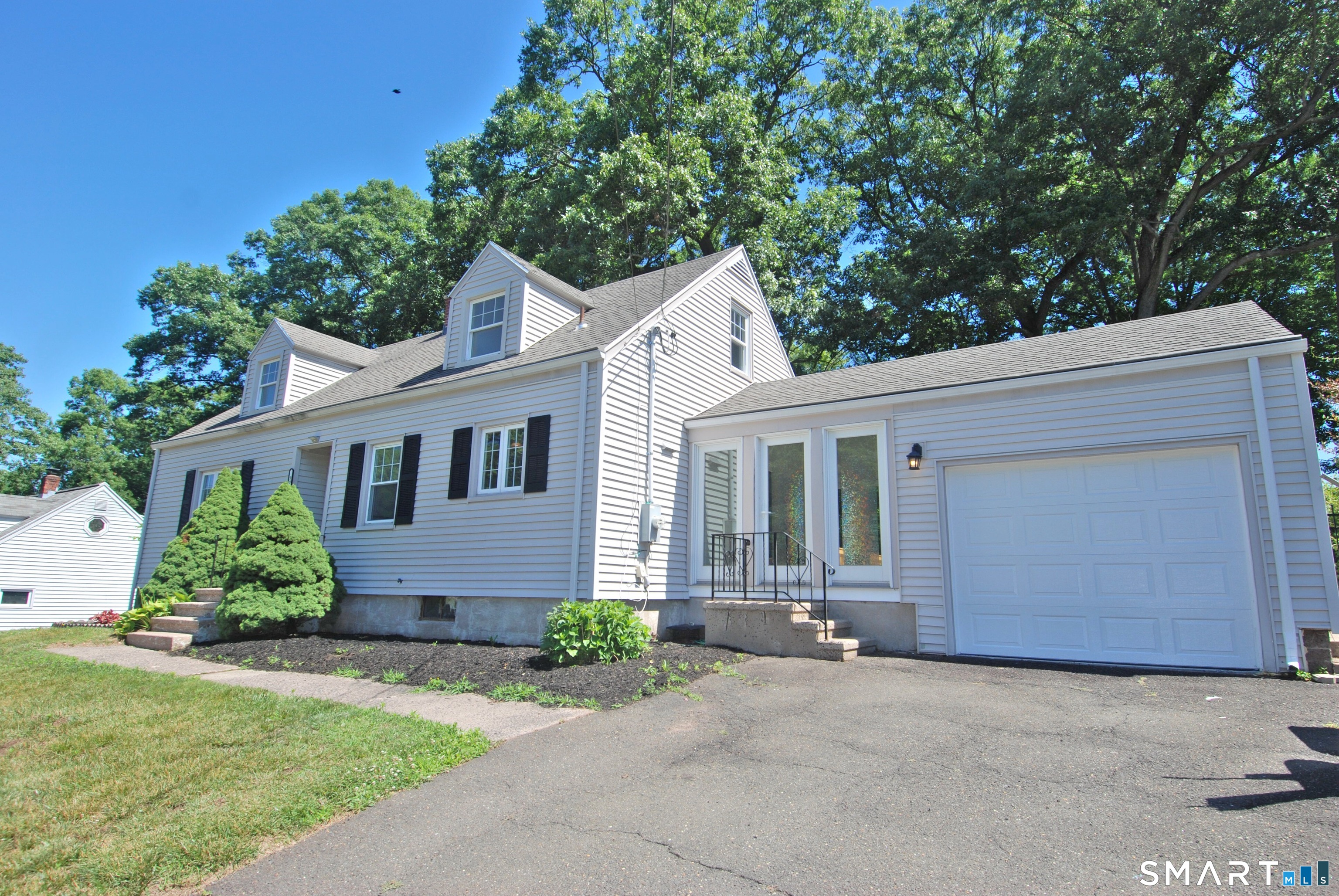 99 Cumpstone Drive Property Photo 1