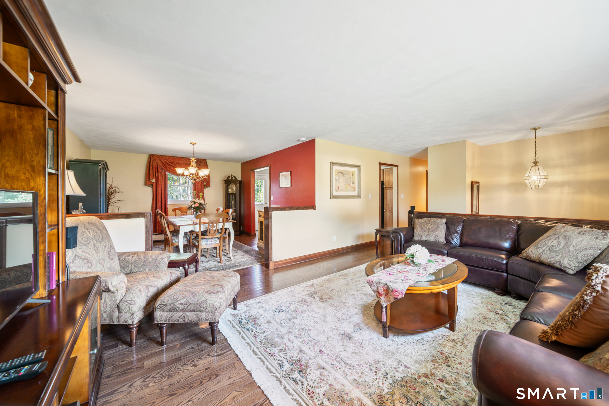 2 Ellen Drive Property Photo 6