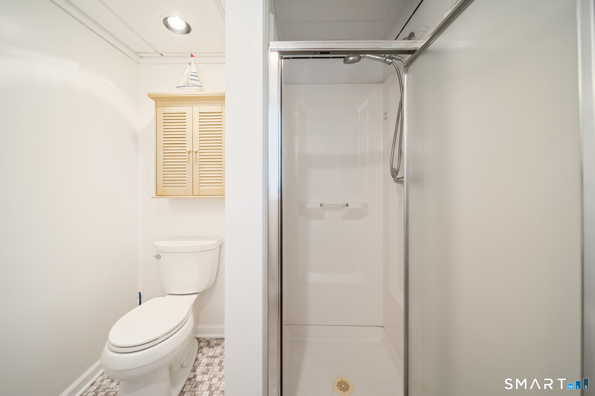 2 Ellen Drive Property Photo 21